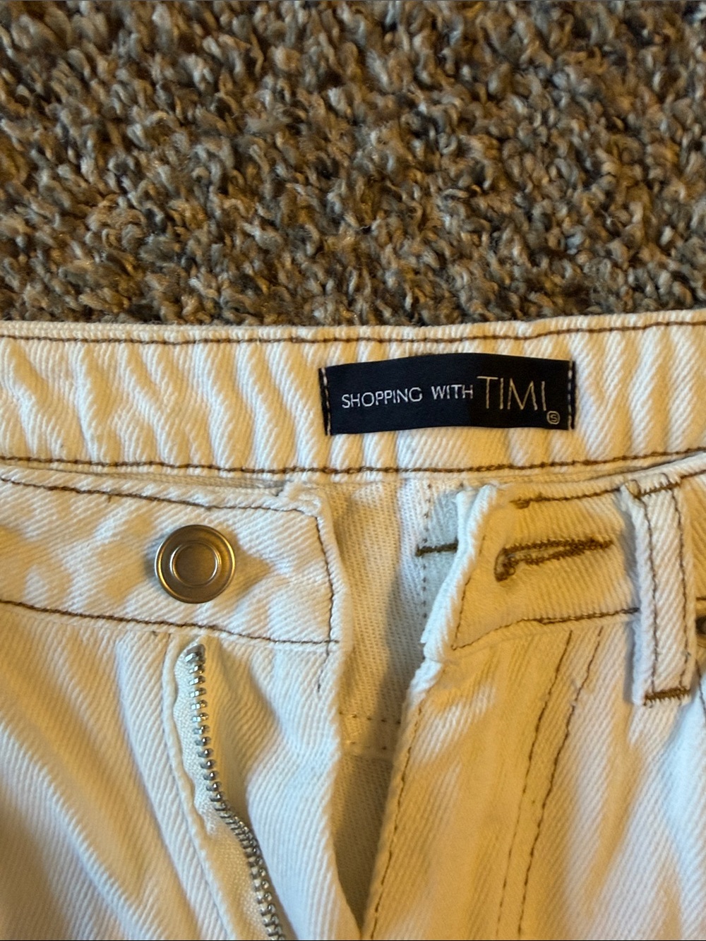 White flare jeans Women’s small - Picture 2 of 5